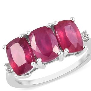 🌹Genuine Natural 3-Stone Ruby Ring🌹 new sz 7 & sizable